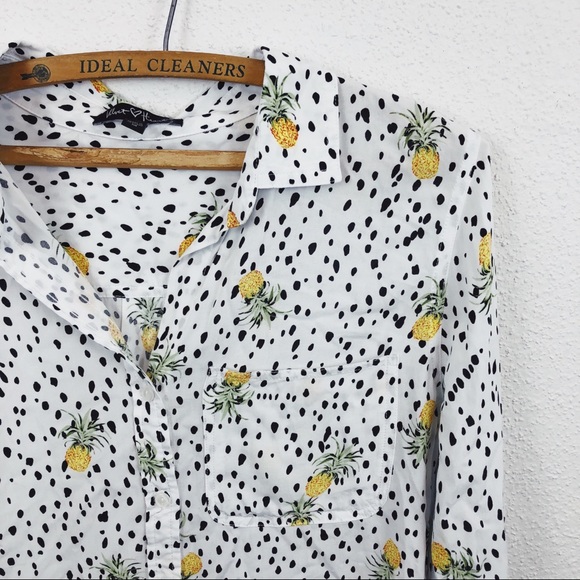 Velvet Heart Tops - Pineapple print Button front Blouse